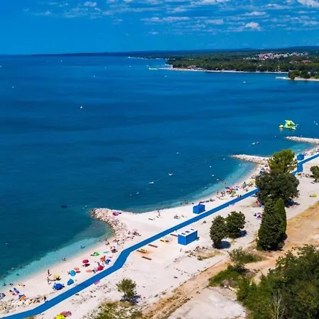 Caramel Comforts In Stinjan Only 800 M From The Beach, Free Parking Apartment *